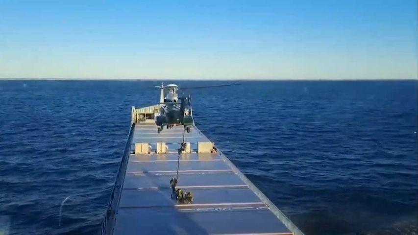 Se vší rozhodností. Finové ukázali, jak obsadili loď ruské stínové flotily